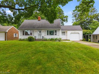 321 Woodrow Street NW North Canton, OH 44720