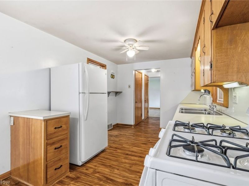 321 Woodrow Street NW, North Canton, OH 44720 Photo 13
