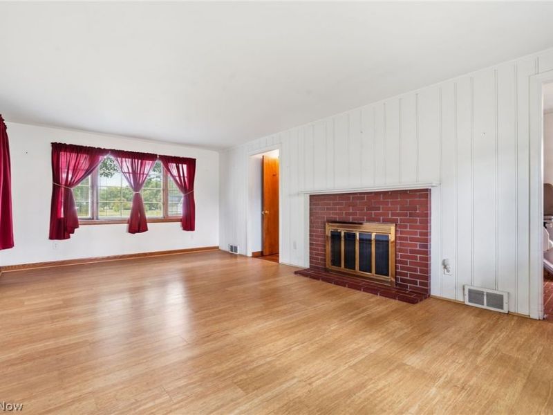 321 Woodrow Street NW, North Canton, OH 44720 Photo 5