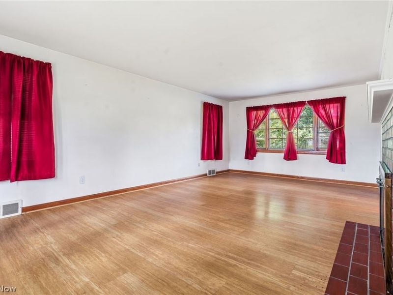 321 Woodrow Street NW, North Canton, OH 44720 Photo 6