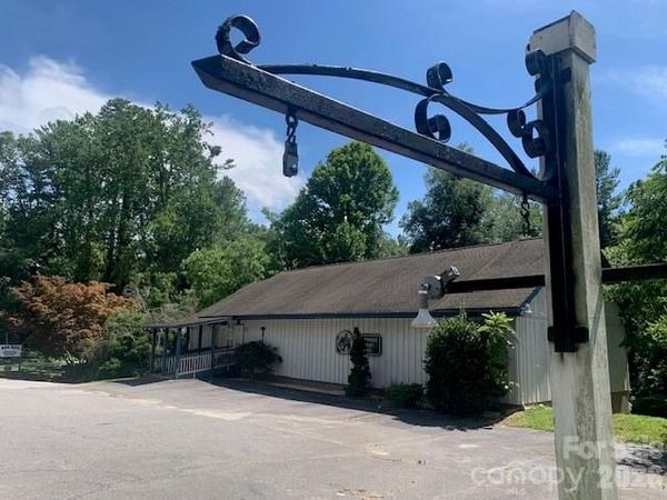 1001 & 1003 GREENVILLE Highway , Hendersonville, NC 28792