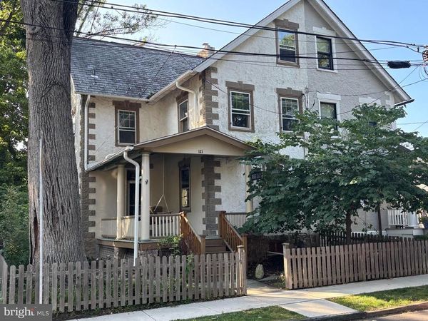 121 W OAKLAND AVENUE, DOYLESTOWN, PA 18901