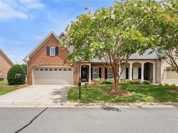 304 Pelican Lane , Clemmons, NC 27012