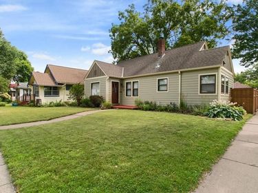 418 Brimhall Street, Saint Paul, MN 55105