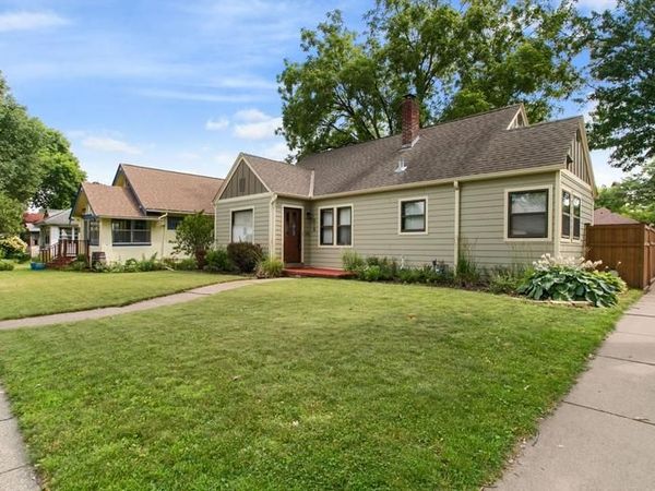 418 Brimhall Street, Saint Paul, MN 55105