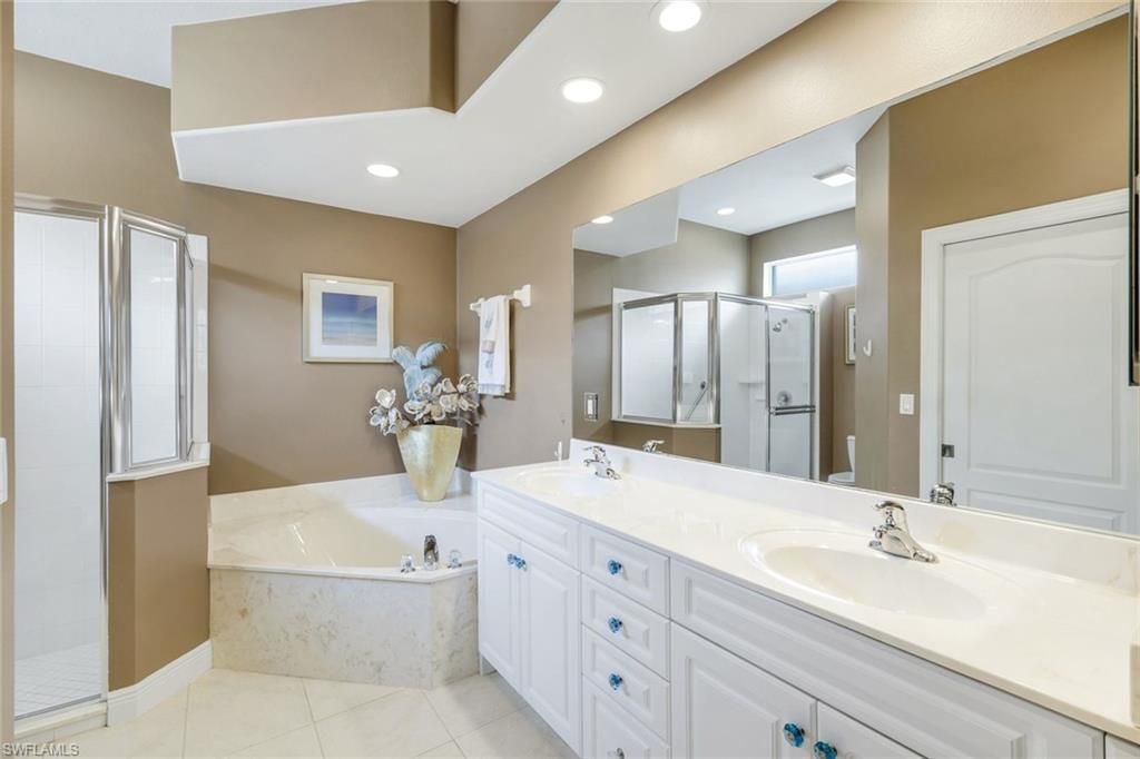 8683 Ibis Cove Cir, Naples, FL 34119 Photo