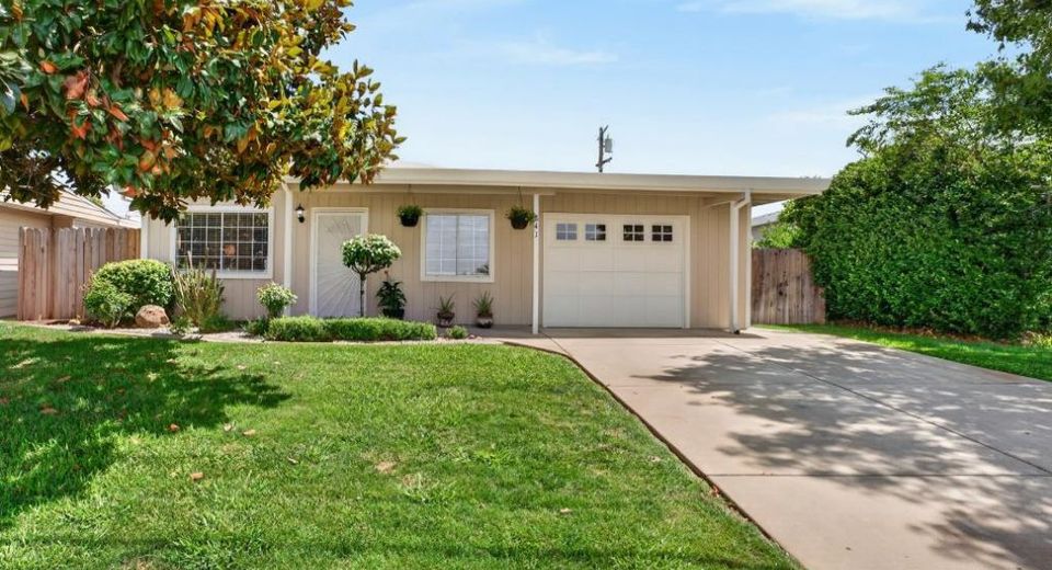 841 School St, Folsom, CA 95630 Photo