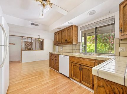 5656 El Camino Ave, Carmichael, CA 95608 Photo
