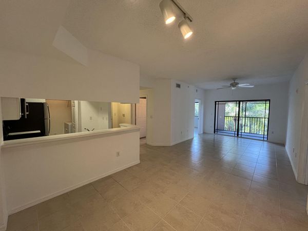 2812 GRANDE Parkway, Unit 301, Palm Beach Gardens, FL 33410
