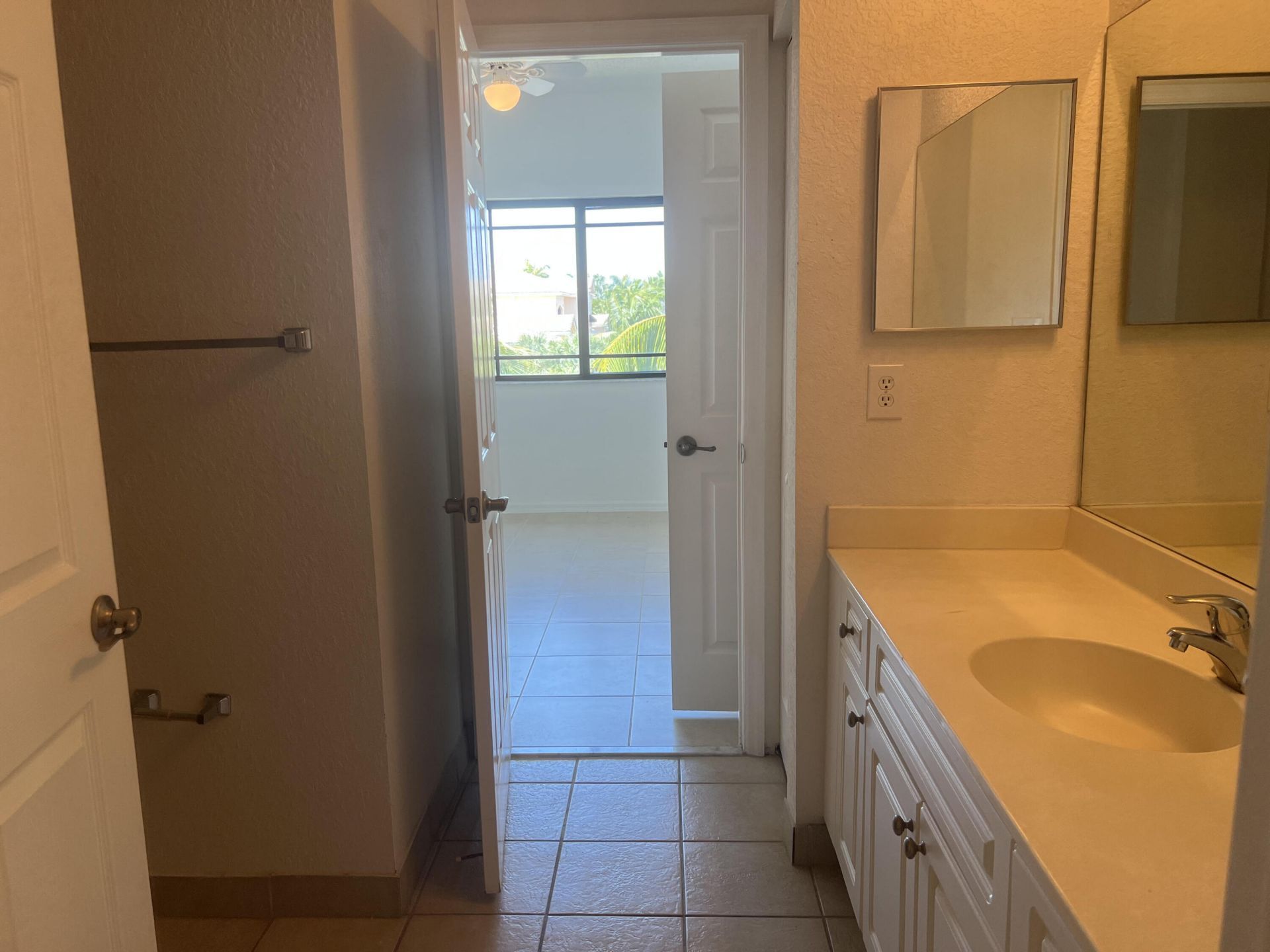 2812 Grande Parkway, Unit 301, Palm Beach Gardens, FL 33410 Photo
