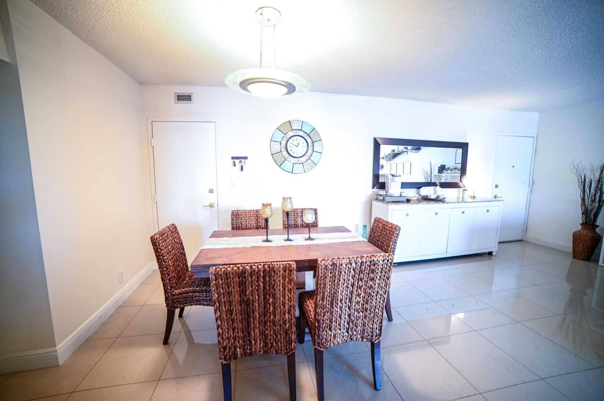 2701 N Ocean Boulevard, Unit 2F, Fort Lauderdale, FL 33308 Photo