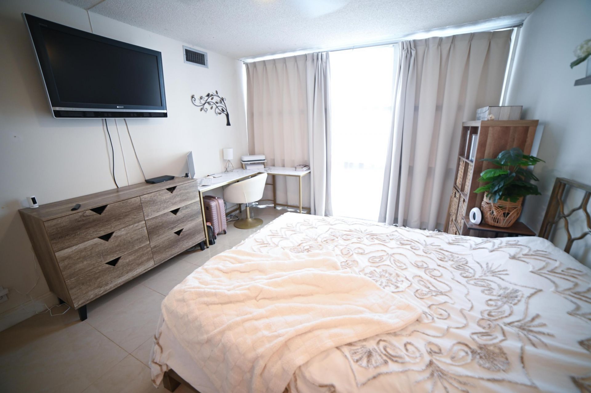 2701 N Ocean Boulevard, Unit 2F, Fort Lauderdale, FL 33308 Photo