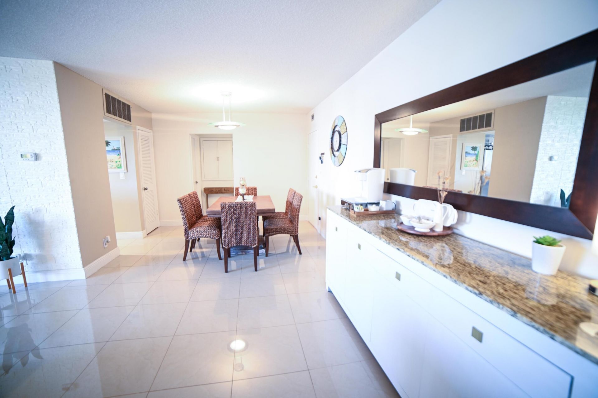 2701 N Ocean Boulevard, Unit 2F, Fort Lauderdale, FL 33308 Photo