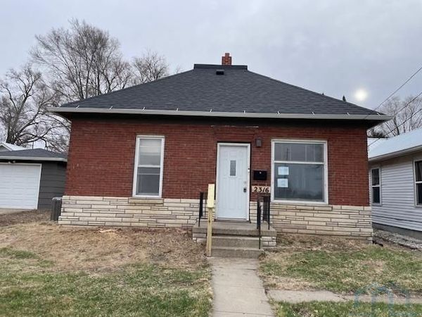 2316 Riverside Blvd, Sioux City, IA 51109