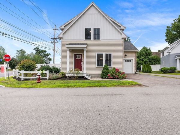2 Oreilly Ln, Foxboro, MA 02035