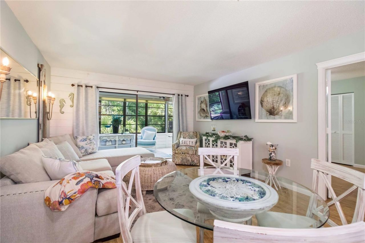 218 Pineneedle Drive, Unit 218, Bradenton, FL 34210 Photo