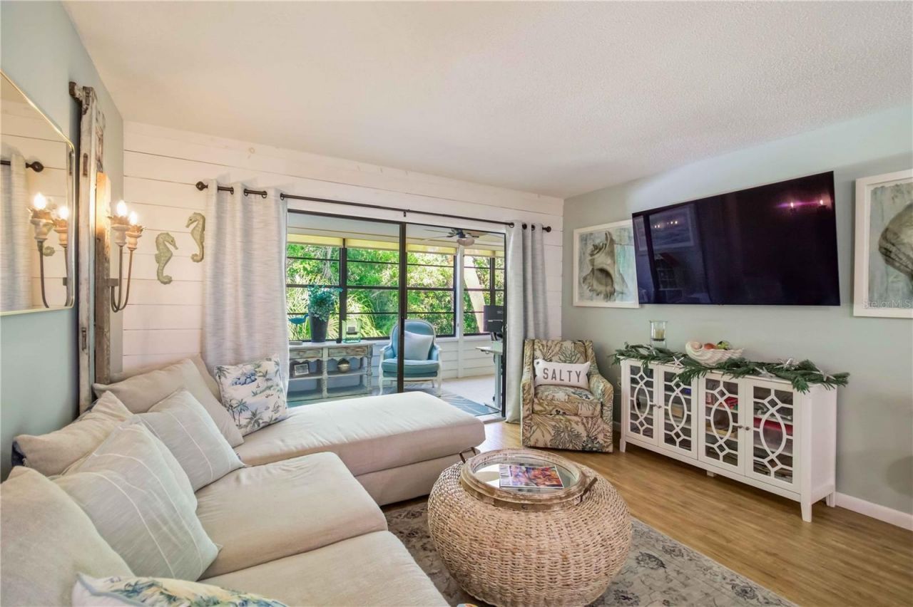 218 Pineneedle Drive, Unit 218, Bradenton, FL 34210 Photo