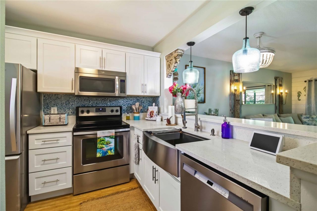 218 Pineneedle Drive, Unit 218, Bradenton, FL 34210 Photo