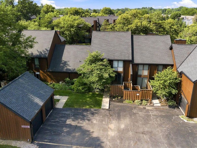 4775 SMOKETALK Lane, Unit 8, Westerville, OH 43081 Photo 4