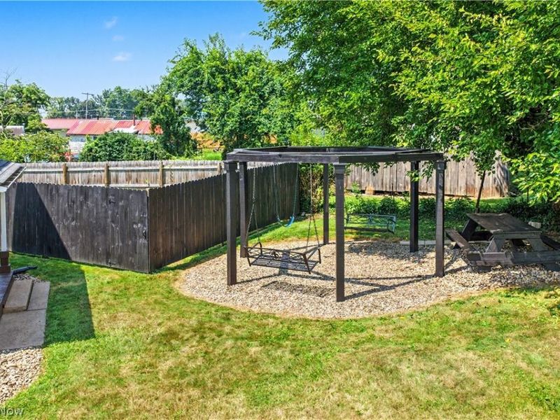 704 Pomeroy Pike, Belpre, OH 45714 Photo 15