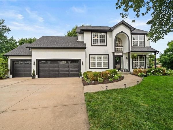 2804 SE BINGHAM Place, Lee's Summit, MO 64063