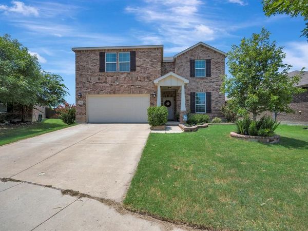 8105 Kurgan Trail , Fort Worth, TX 76131