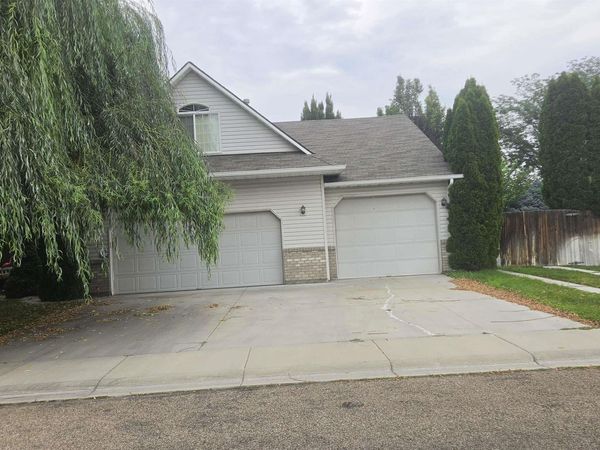 58 N Poplar Forest Place, Nampa, ID 83651