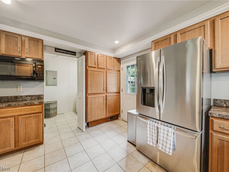 7611 Manor Drive, Mentor on the Lake, OH 44060 Photo 14
