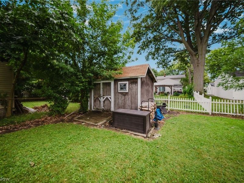 7611 Manor Drive, Mentor on the Lake, OH 44060 Photo 32