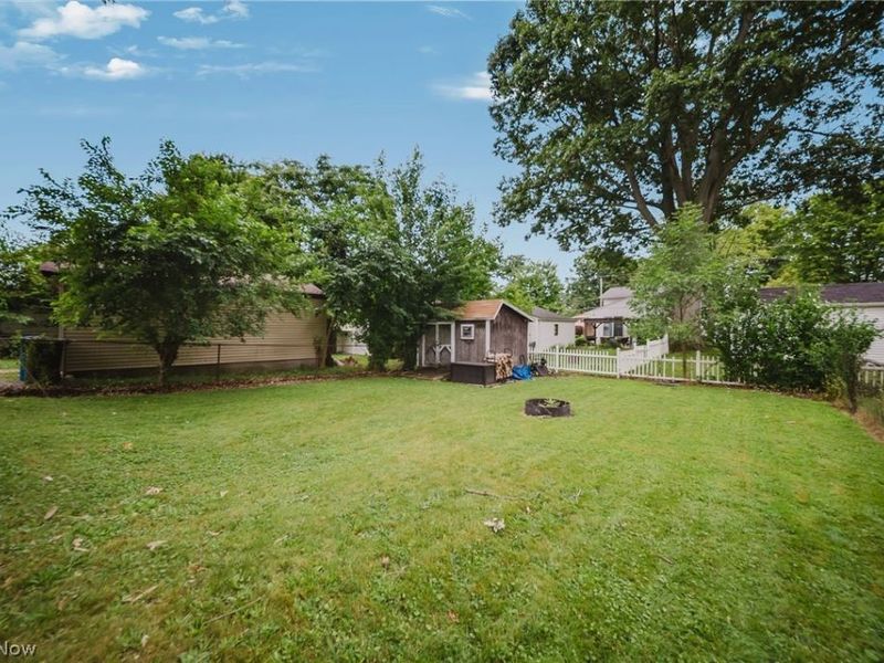 7611 Manor Drive, Mentor on the Lake, OH 44060 Photo 5