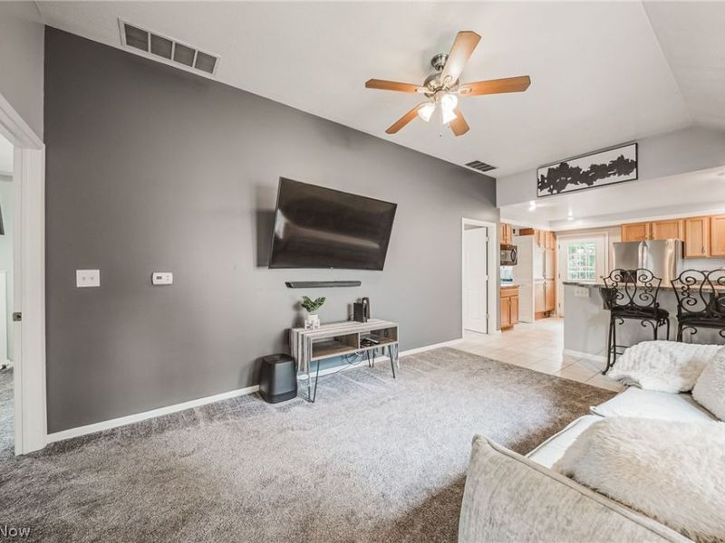 7611 Manor Drive, Mentor on the Lake, OH 44060 Photo 7