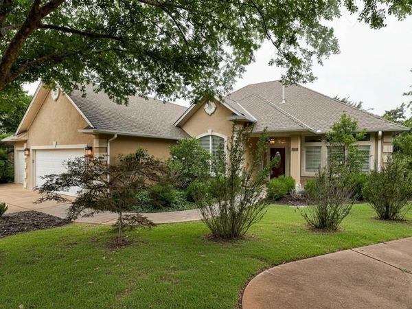 3809 Woodshadow Road, Edmond, OK 73003
