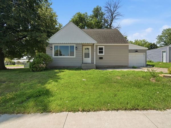 954 Victoria Street , Fairmont, MN 56031
