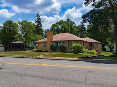 4201 40th Avenue N, Robbinsdale, MN 55422