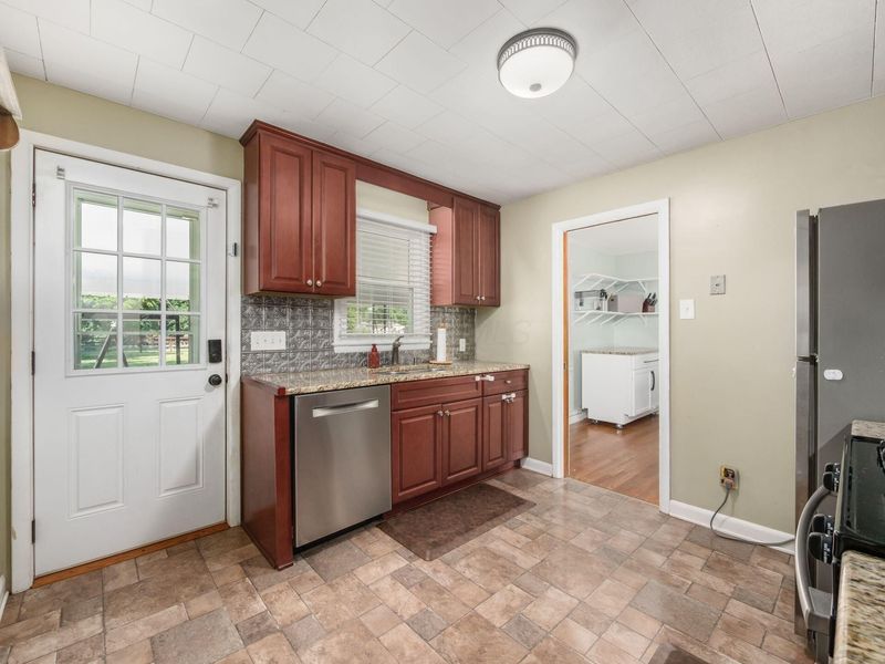 3883 Noe Bixby Road , Columbus, OH 43232 Photo 14