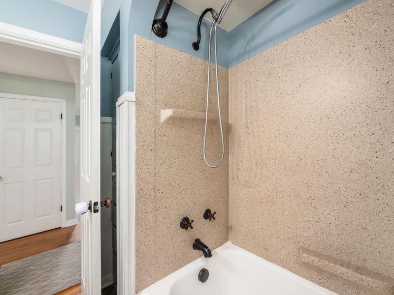 3883 Noe Bixby Road , Columbus, OH 43232 Photo 17