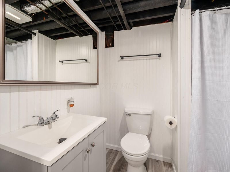 3883 Noe Bixby Road , Columbus, OH 43232 Photo 35