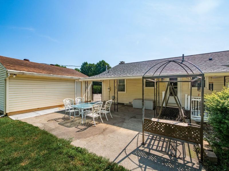 3883 Noe Bixby Road , Columbus, OH 43232 Photo 43