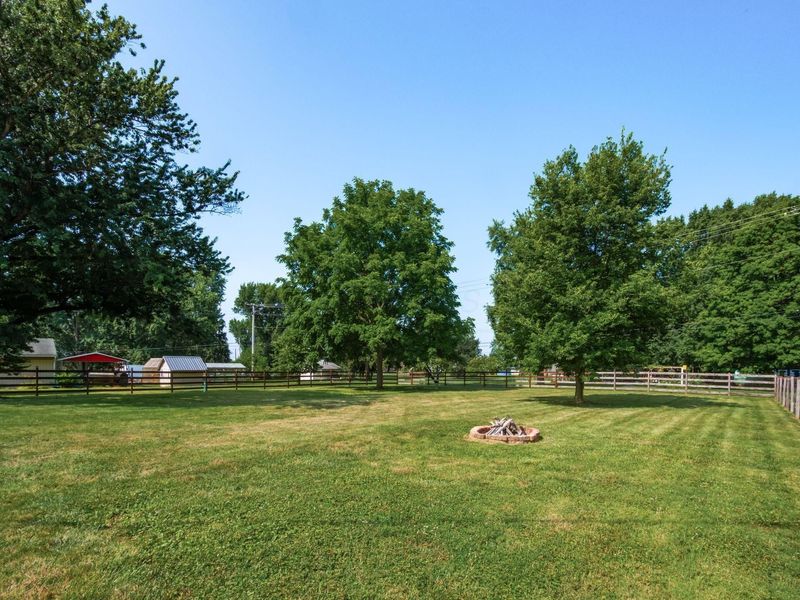 3883 Noe Bixby Road , Columbus, OH 43232 Photo 45