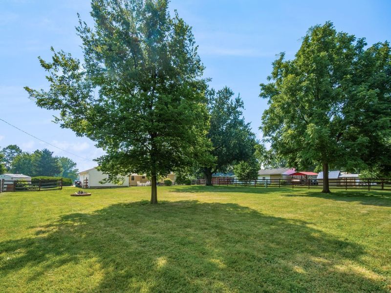 3883 Noe Bixby Road , Columbus, OH 43232 Photo 46