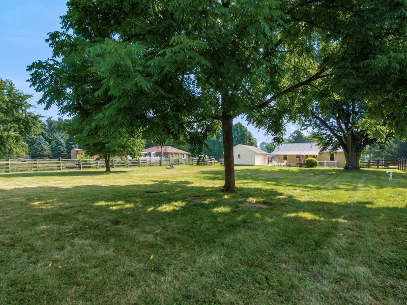 3883 Noe Bixby Road , Columbus, OH 43232 Photo 48
