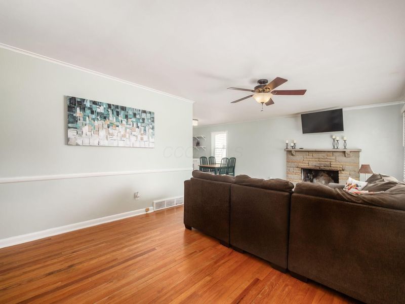 3883 Noe Bixby Road , Columbus, OH 43232 Photo 5