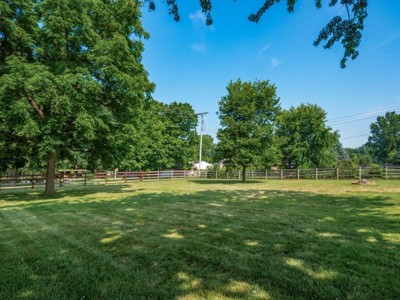 3883 Noe Bixby Road , Columbus, OH 43232 Photo 50