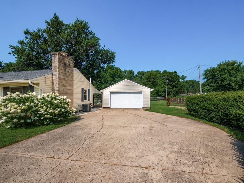 3883 Noe Bixby Road , Columbus, OH 43232 Photo 53