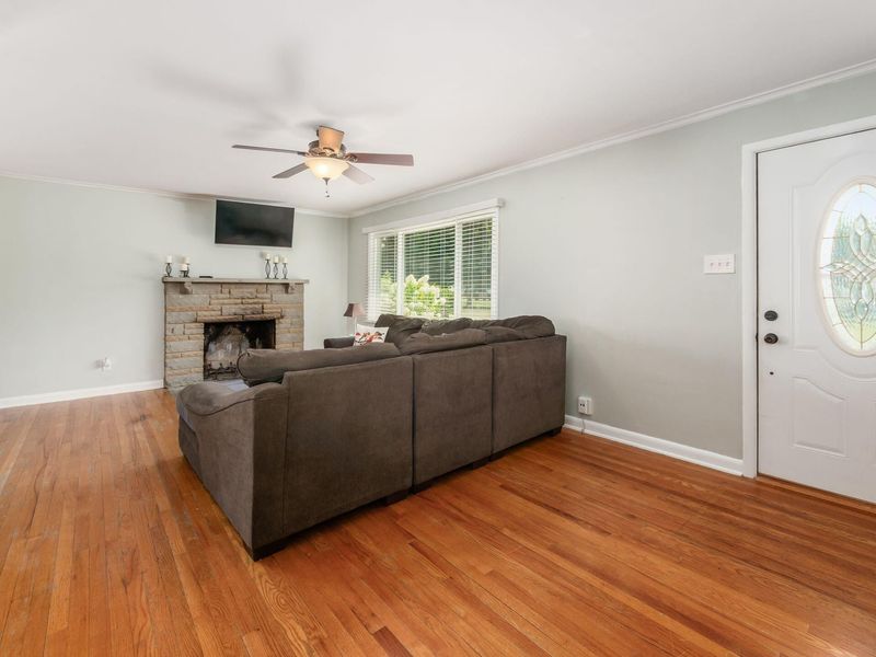 3883 Noe Bixby Road , Columbus, OH 43232 Photo 6