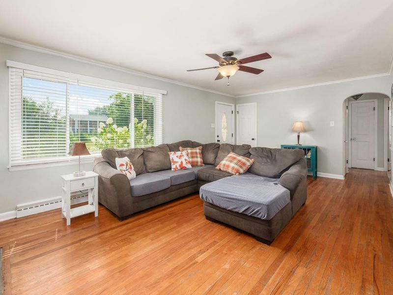 3883 Noe Bixby Road , Columbus, OH 43232 Photo 8