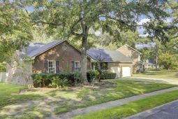 102 Westerfield Drive photo 4