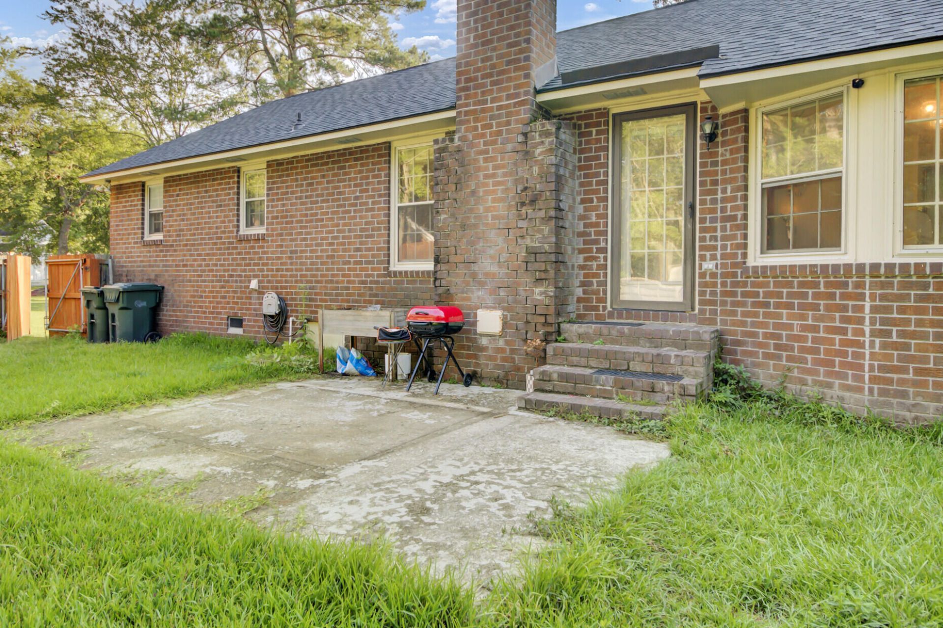 102 Westerfield Drive Photo 31
