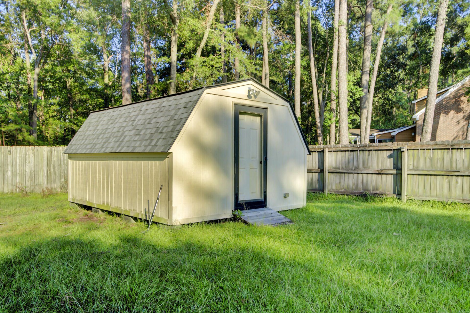 102 Westerfield Drive Photo 35