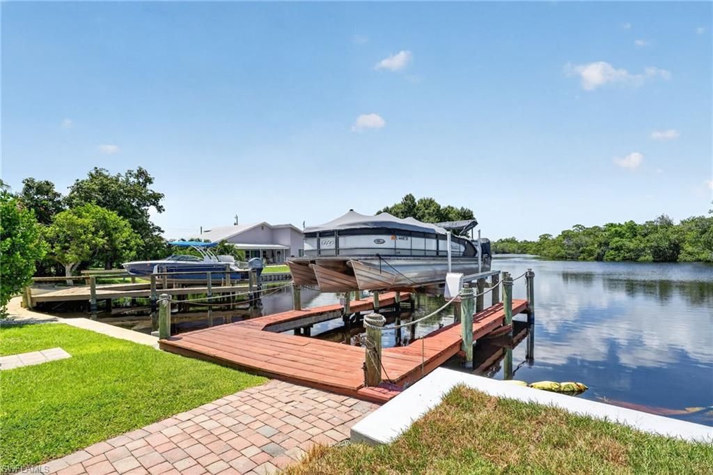 1298 Thompson St , North Fort Myers, FL 33903 Photo